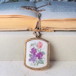 Vintage Flower Pendant Necklace, Sweet Pea April Birthday Gift, 1980s Avon Floral Heritage Porcelain & Gold Chain Necklace