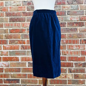 Vintage Velvet Skirt, Midnight Blue Velvet A-Line Midi Skirt, Sphere Made in Japan, Size 8 Deep Navy Blue Vintage Skirt with Pockets