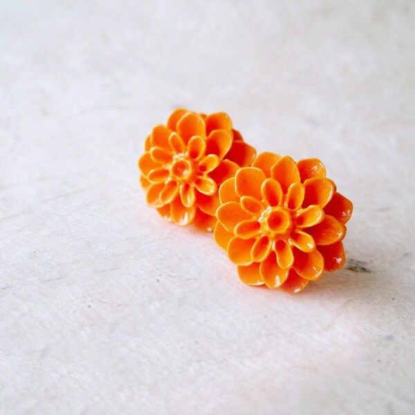 Orange Flower Earrings, Flower Stud Earrings, Chrysanthemum, Cabochon Earrings, Resin Flower Earring, Autumn Wedding, Orange Bridesmaids