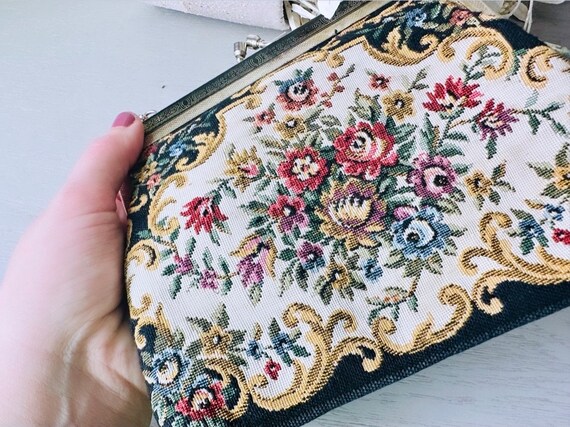 Vintage Black Floral Tapestry Purse with Gold Cha… - image 9