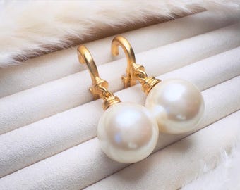 Vintage Pearl Drop Earrings, Matte Gold and Cream Oversized Pearl Clip On Hoop Earrings, 80s Etruscan Dramatic Statement Earrings