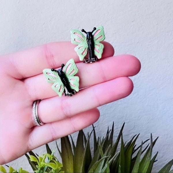 Butterfly Earrings, 1970s Vintage Earrings in Green and Pink, Unique Colorful Enamel Clip-On Statement Earrings, Pretty Pastel Butterflies