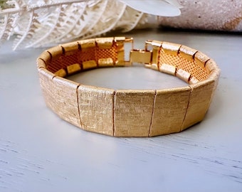 Vintage Brushed Gold Mesh Bracelet, Textured Square Book Style Link Bracelet, 7" Bracelet, 1970s Vintage Bracelet for Layering