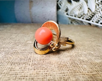 Vintage Cocktail Ring, Gold and Orange Faux Coral Statement Ring, Unique Gold Tone 70s Adjustable Ring Size 5-7