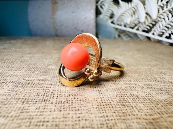 Vintage Cocktail Ring, Gold and Orange Faux Coral Statement Ring, Unique Gold Tone 70s Adjustable Ring Size 5-7