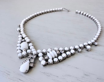 Vintage Milk Glass Choker Necklace, White and Silver 1960s Vintage Necklace, Beautiful Bridal Choker with Milk Glass and Diamond Rhinestones