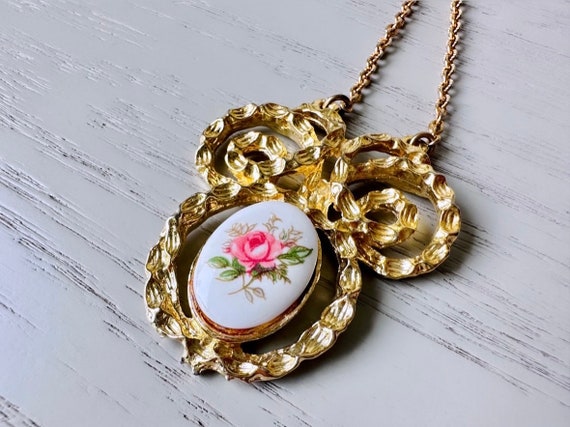 Pink Rose Cameo Necklace, Vintage Gold Tone Flora… - image 3