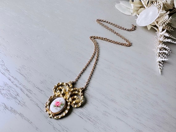 Pink Rose Cameo Necklace, Vintage Gold Tone Flora… - image 1