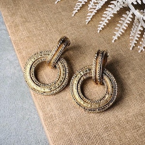Gold Door Knocker Earrings, Etruscan Vintage Textured Gold Hoop Clip On Earrings, 1980s Retro Fashion Earrings, Chunky Statement Earrings