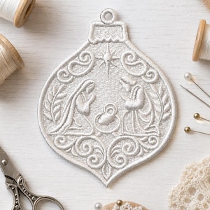 FSL Kerststal Kerstornament Borduurpatroon | Kanten Ornament Heilige Familie | Baby Jezus Machine PES-bestand | Religieuze Kerstdecoratie