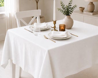 Nappe blanche, serviettes blanches, sets de table blancs. Linge de table carré et rectangulaire pour mariages, Noël et tables de toutes les couleurs.