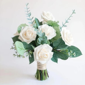 Classic ivory rose bouquet