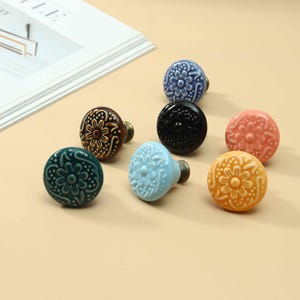 Puxador de porta floral elegante de 3,4 cm (1,34"), puxador decorativo para armário, gaveta em estilo vintage para armários, cômodas, guarda-roupas e decoração de casa.