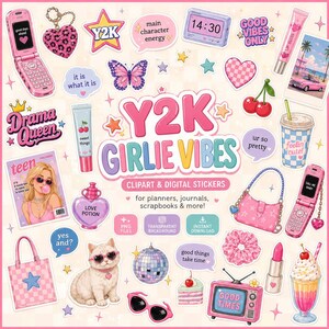 Puede incluir: Una colección de pegatinas digitales y clipart con temática Y2K que incluye un teléfono plegable rosa, un llavero de corazón, una mariposa, una bola de discoteca, un gato con gafas de sol, un bolso rosa, un televisor retro y burbujas de texto.