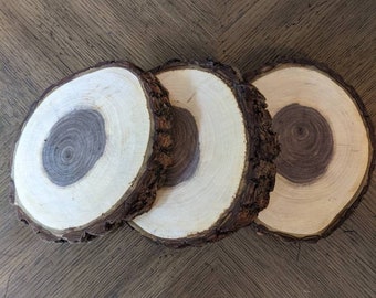 Rustic Centerpiece Wood Slice with Bark  approx. 7 inch diameter x approx. 1-1 1/2 Inch thick - Great for  Weddings - Reunions