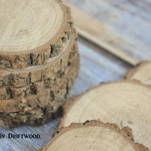 500 Rustic Wood Slices - Approx. 2 1/2 - 3 Inches Perfect for Crafts  Rustic Events Birthday Parties Housewarming Name tags Invitations