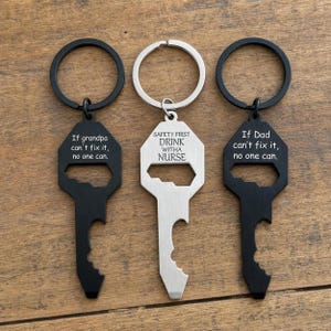 Multifunctional Metal Keyring Tool Combining Bottle Opening And Screwdriver Functions For Daily Use