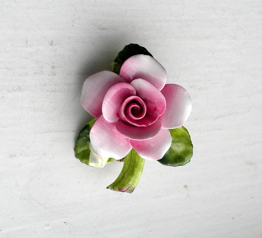 Vintage Floral Flower Brooch, Pink Waterlily Lillies Brooch, Brooch Pin  Clip, Gift for Her, Retro Brooch, Flower Pin -  Israel