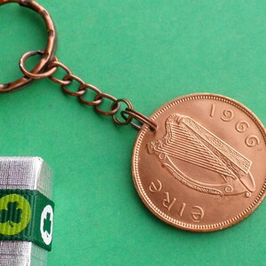 59. Geburtstag Geschenk, 1966 Geburtstag oder Jubiläum Schlüsselanhänger, Schlüsselanhänger, Boxed, Irland Penny Münze Schlüsselanhänger, zirkulierte Münzen direkt aus Irland