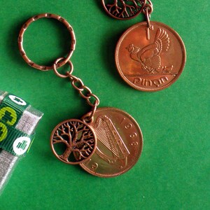 1968 Münze, 56. Geburtstag, 57. Jahrestag, Irish Penny Schlüsselanhänger, Boxed Geburtstagsgeschenk Schlüsselanhänger, Baum des Lebens Charm Münzen direkt aus Irland