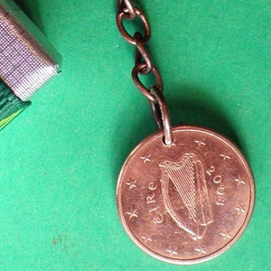 2008 Keychain Moderne Irland Euro-Münze Schlüsselanhänger, 17-jähriges Jubiläum, Kupfer 5c Münze auf einem Kupfer Keychain, Boxed Geschenk, See datiert aus dem Jahr 2002