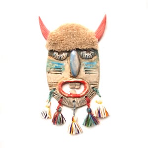 Máscara Kuker búlgara: Máscara de pared del diablo de cerámica de arte popular