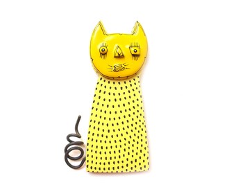 Chat fou, Sculpture murale de chat, Sculpture de chat jaune, Chat d’art mural en céramique, Art de chat 3D, Sculpture de chat funky, Chat mignon, Sculpture de chat mural