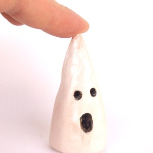 Ceramic ghosts, Set mini ghost, Ghosts Halloween Décor, Ghost sculpture, Desk accessories, Halloween décor, scary ghost, ghost sculpture image 5