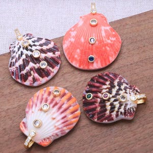 Pendentif coquillage naturel (1 pièce), plaqué or 18 carats, orné de zircon, avec breloque pour collier.