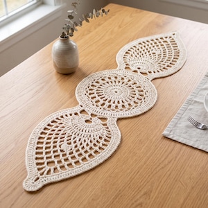 Crochet Pineapple Table Runner Pattern PDF, Table Runner Pattern, Digital Crochet Pattern.