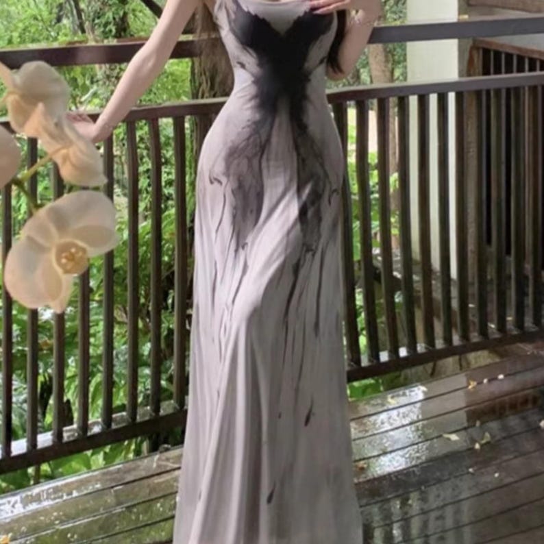 Art Print Dress | Waist Detail Long Gown | Party Wear | Soft Summer Style

Art print dress with waist detail, long gown shape, sleeveless cut, and soft summer party styling.