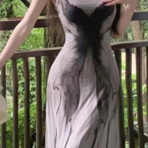 Art Print Dress | Waist Detail Long Gown | Party Wear | Soft Summer Style

Art print dress with waist detail, long gown shape, sleeveless cut, and soft summer party styling.