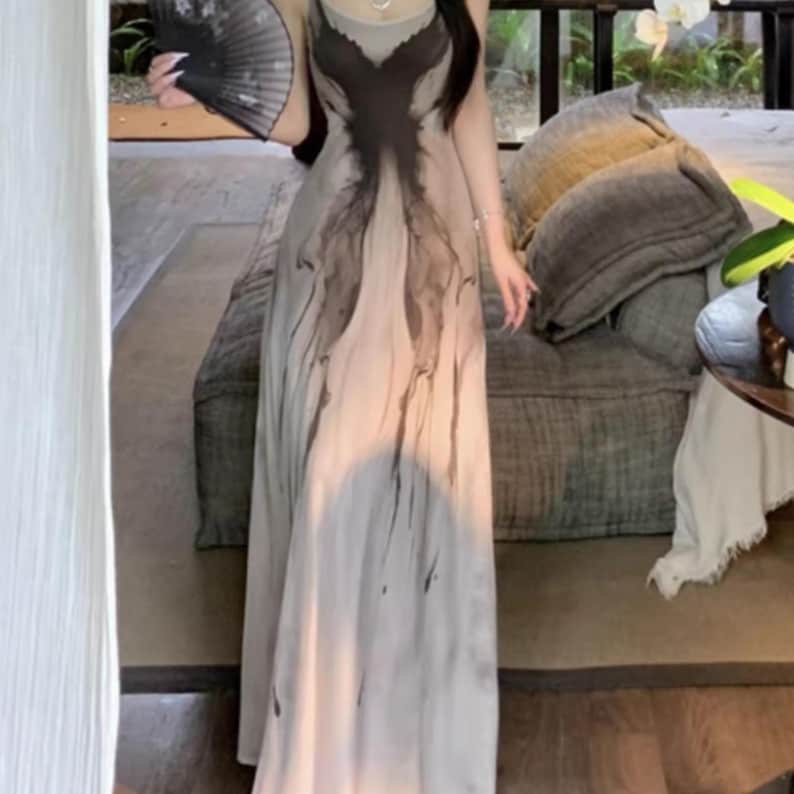 Art Print Dress | Waist Detail Long Gown | Party Wear | Soft Summer Style

Art print dress with waist detail, long gown shape, sleeveless cut, and soft summer party styling.