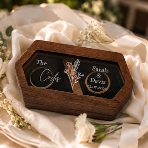 Personalisierte Hochzeit Ring Box - Benutzerdefinierte Holz Double Slot Ringträger Box - Verlobungsring Halter, Hexagon Walnuss Ring Box Zeremonie Geschenk