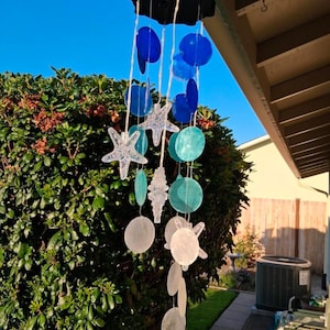 Solar Shell Wind Chimes Outdoor Garden Decor, Blue White Hanging Solar Mobile Lights, Waterproof Patio Yard Window Decoration