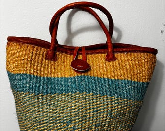 Paniers en sisal tissés à la main