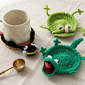 Personalized Animal Mug Rug, Handmade Funny Coaster, Crochet Goose Frog Duck Penguin Lizard Squirrel Crochet Coaster for Her,Cute Desk Decor