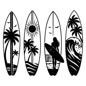 Puede incluir: Un conjunto de cuatro diseños de tablas de surf en blanco y negro. El primero presenta palmeras y aves. El segundo muestra un sol, palmeras y olas. El tercero representa la silueta de una persona sosteniendo una tabla de surf. El cuarto muestra palmeras y una gran ola oceánica.