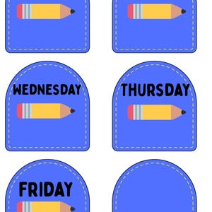 Puede incluir: Seis etiquetas azules en forma de arco con costuras amarillas en los bordes. Cinco etiquetas muestran el nombre de un día de la semana en negro, de lunes a viernes, y un gráfico de lápiz amarillo. La sexta etiqueta está en blanco.