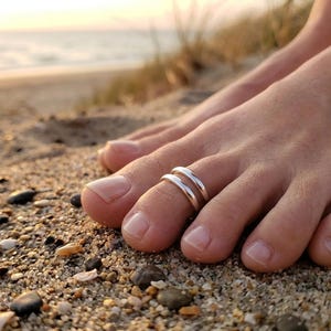 Sterlingzilveren teenring met dubbele band • Verstelbare minimalistische strandsieraden