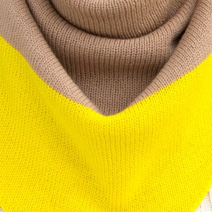 triangle scarf, beige, yellow, camel, color block, knit scarf, knit triangle scarf, scarf, shawl, color block scarf, knitwear, THE KNIT KID image 2