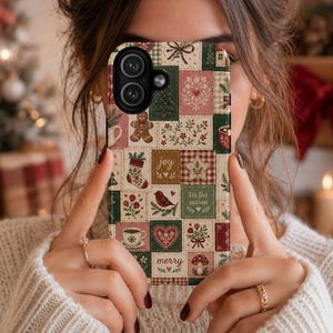 Weihnachtliche Patchwork-Handyhülle | Cottagecore-Quiltkunst | Lebkuchenmuster | Passend für iPhone 18 Pro, 17, 16, 15 und Samsung Galaxy Pixel