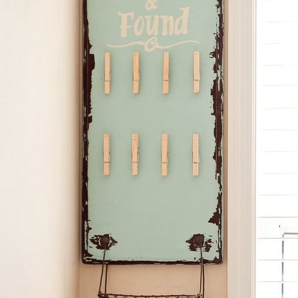 Lost & Found Board Sign Laundry Decor Organization for Lost Socks
