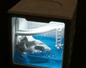 Poolcore Liminal Space Diorama, Vaporwave Aesthetic Art Sculpture Pool Scene Night Light, Handmade 3D Printed Dreamcore Surreal Desk Decor