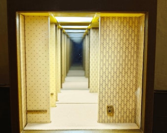Backrooms Level 0 Infinity Mirror, Miniature Diorama, Liminal Space Art Night Light, 3D Handmade Shadow Box Gift for Horror Fans Desk Decor