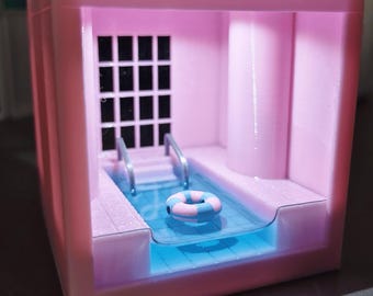 Pastel Dreamcore Poolrooms Diorama, Liminal Space Vaporwave Night Light Desk Decor, Surreal 3D Printed Core Aesthetic Art Dorm Gift
