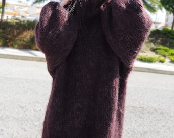 Robe-pull en mohair marron beige tricotée à la main, très grande taille par LanaKnittings