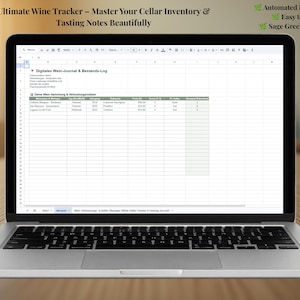 Könnte beinhalten: Ein Laptop zeigt eine digitale Wein-Tracker-Tabelle mit dem Titel Ultimate Wine Tracker - Master Your Cellar Inventory & Tasting Notes Beautifully. Der Bildschirm enthält Spalten für Weinnamen, Jahrgänge, Typen, Preise und Bewertungen.