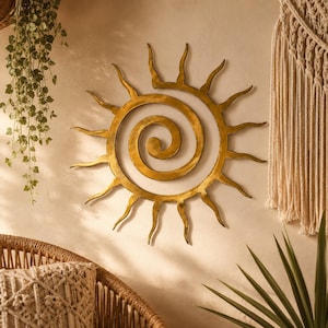 Decoración de pared con sol en espiral dorado, arte mural celestial de metal, adorno de pared con sol estilo boho, regalo de decoración minimalista para el hogar estilo boho