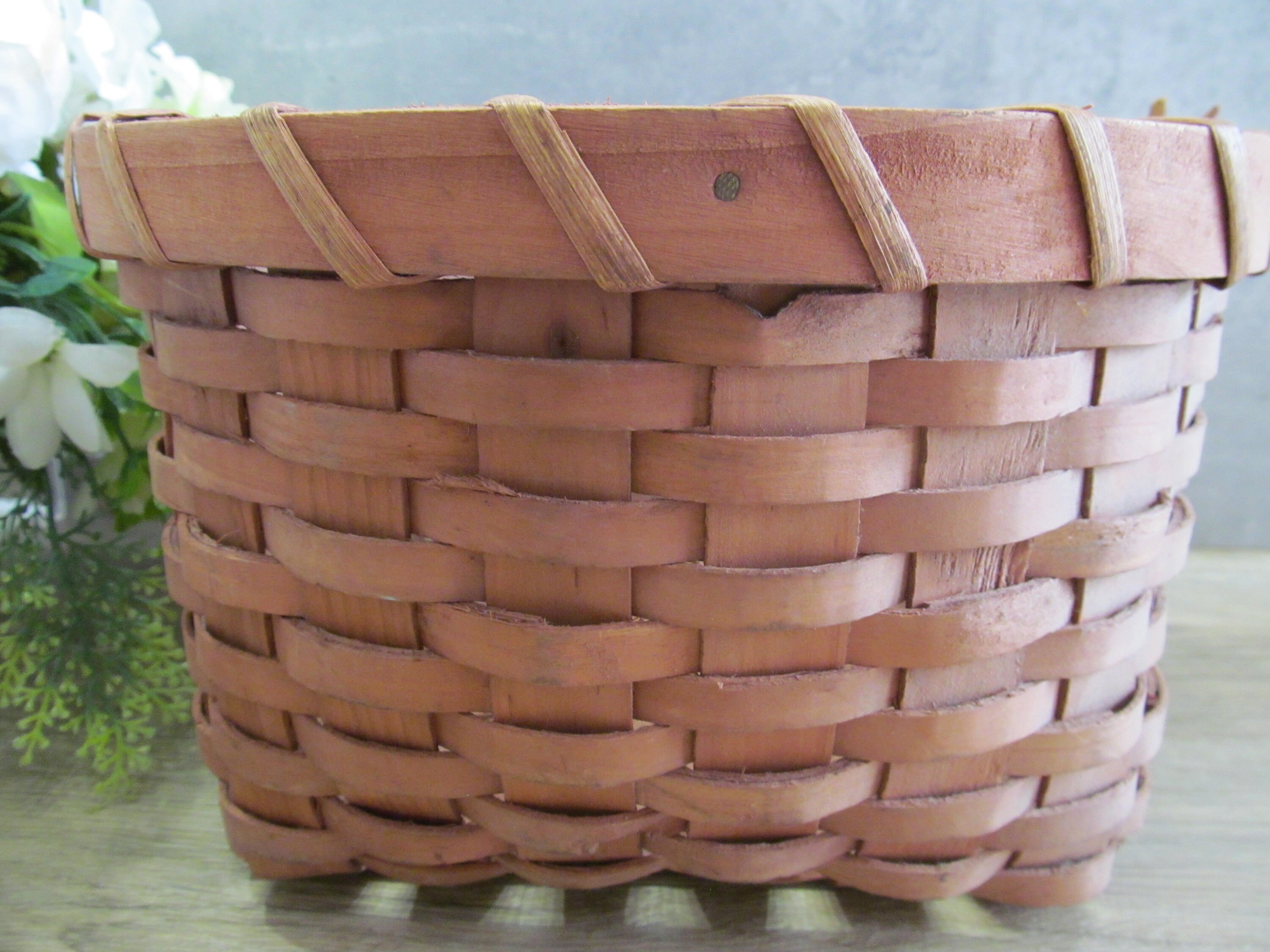 Sweet Little Splint Wooden Basket with Push-Up Bottom